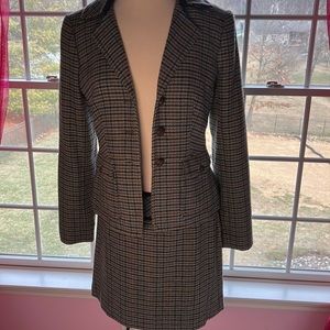 Outback Red by Limited skirt SZ 10, Blazer/Small. Patches on elbows.  Like new!